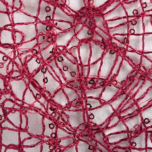 Design Imports Sequin Mesh Table Runner Roll 16" X 10' - Red - Picture 4 of 6